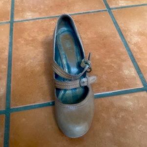 Tribeca by Kenneth Cole